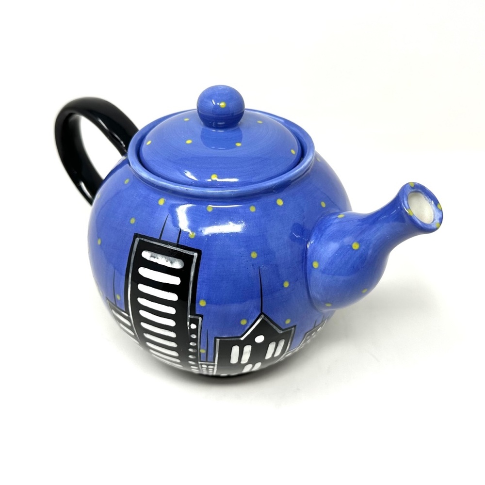 Our Name is Mud Teapot NY Skyline w/Lid Signed by Lorrie Veasey Super Cute!